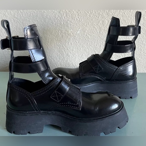 Alexander McQueen Triple Buckle Black Platform Boots 40 $1350 - Picture 12 of 15